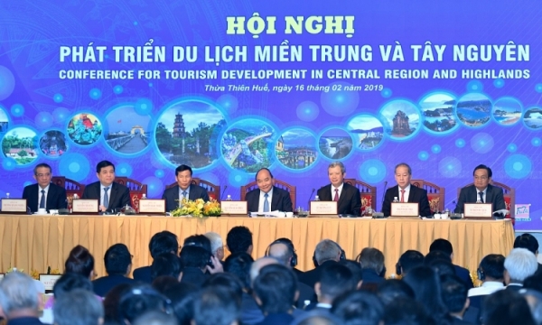 Thủ tướng Nguyễn Xuân Phúc dự Hội nghị phát triển du lịch miền Trung – Tây Nguyên